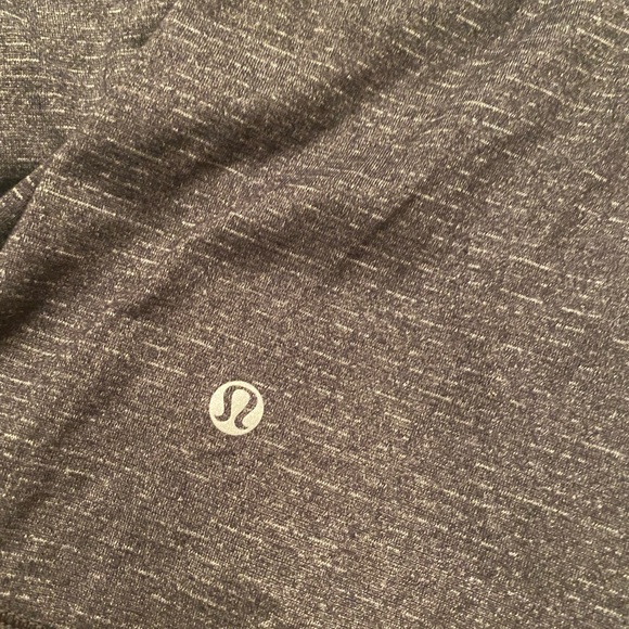 🆕🍋Lululemon Clip-In open back tank, heather gray striped/black - Picture 6 of 9